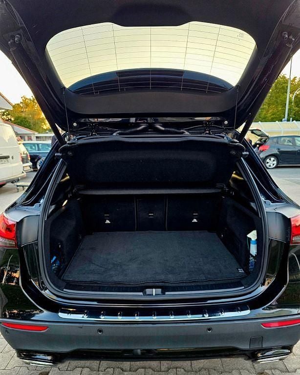 Gebraucht Mercedes GLA200 163 PS (119 kW) 2021 Schwarz SUV