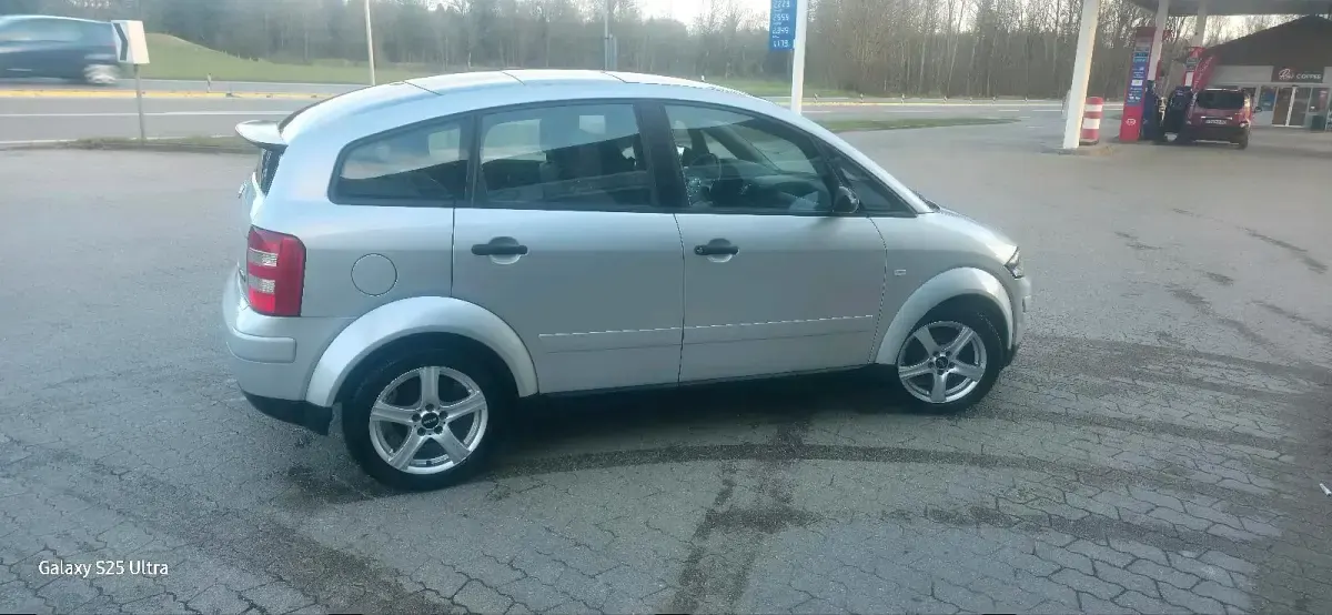 Second-hand Audi A2 75 CP (55 kW) 2001 Argintiu Hatchback