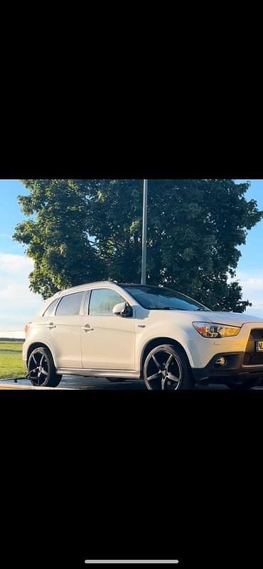 Weiß Gebraucht 2016 Mitsubishi ASX SUV | 7.499 € - Bild 1/4