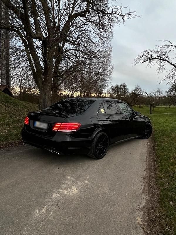 Second-hand Mercedes E350 258 CP (189 kW) 2014 Negru Berlinǎ