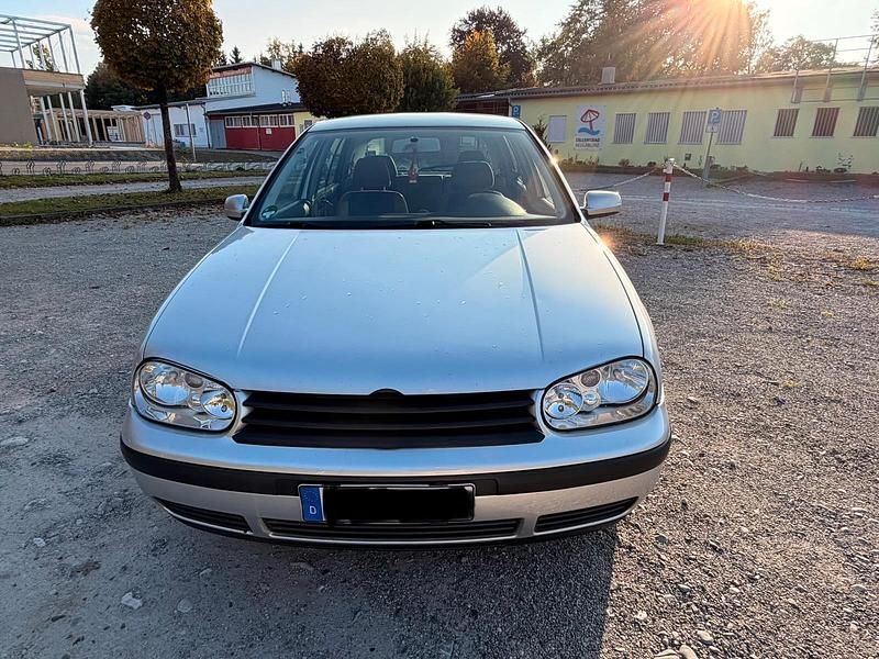 Silber Gebraucht 2000 VW Golf IV Kleinwagen | 449 € (Superpreis) - Bild 1/4