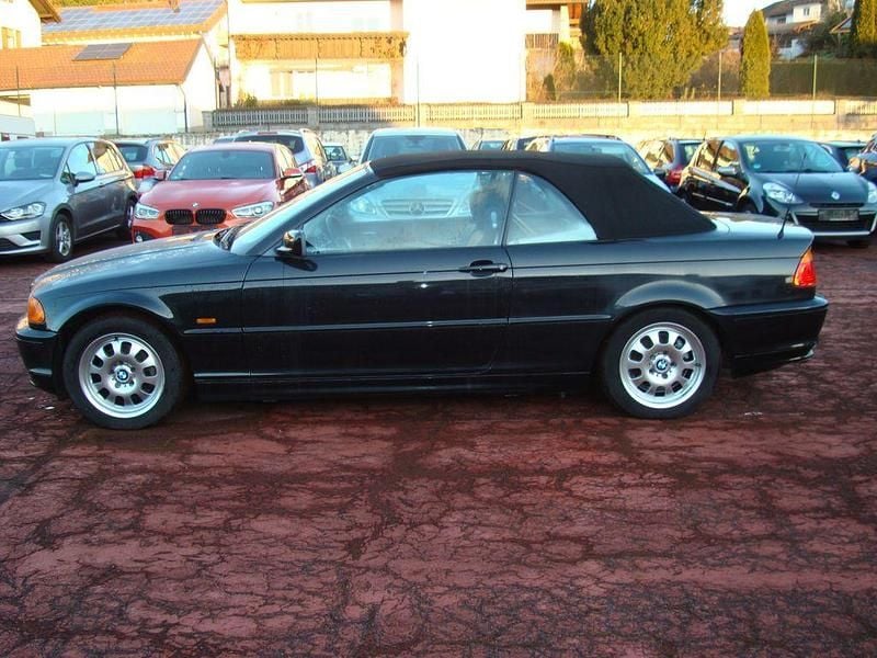 Gebraucht BMW 318 Cabriolet Sport Line 143 PS (105 kW) 2002 Schwarz Cabrio