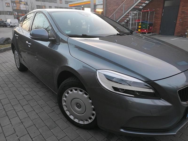 Gebraucht Volvo V40 190 PS (139 kW) 2016 Grau Limousine