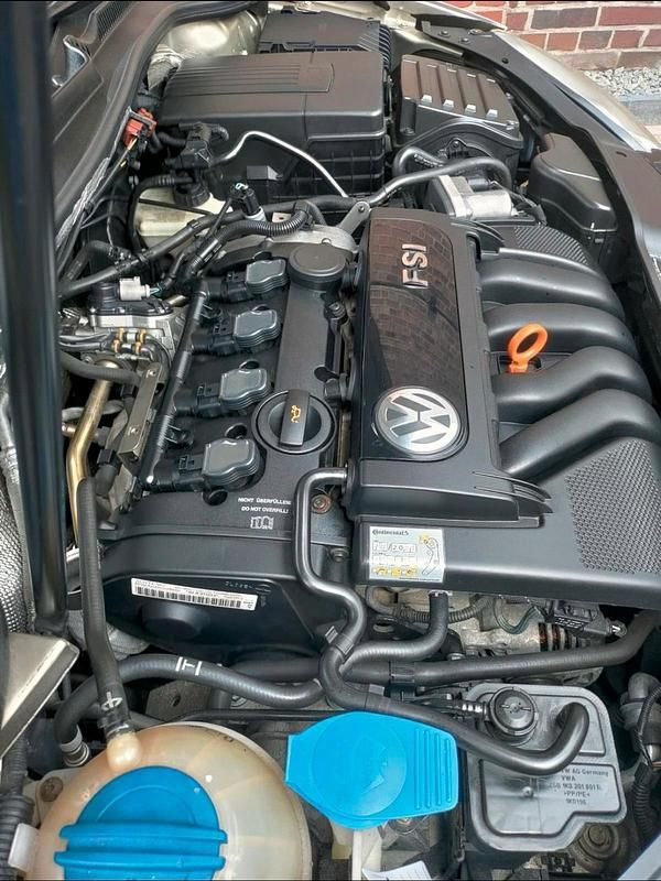 Second-hand VW Jetta 150 CP (110 kW) 2006 Auriu Berlinǎ