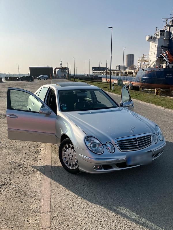 Gebraucht Mercedes E280 231 PS (169 kW) 2006 Silber Limousine
