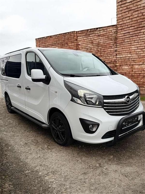 Gebraucht Opel Vivaro 145 PS (106 kW) 2015 Casabl/arctic/eisweiss/kaolin Van / Kleinbus