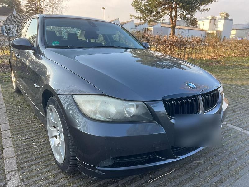 Gebraucht BMW 320 125 PS (91 kW) 2007 Grau Limousine