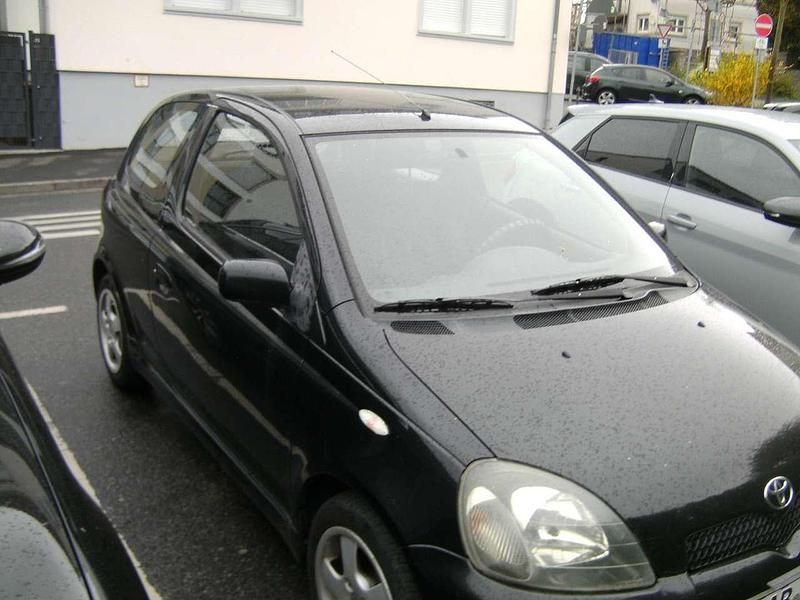 Gebraucht Toyota Yaris 106 PS (77 kW) 2002 Grau Limousine