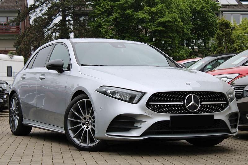 Silber Gebraucht 2020 Mercedes A220 AMG Limousine | 24.999 € (Guter Preis) - Bild 1/4