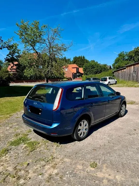 Gebraucht Ford Focus Ambiente 101 PS (74 kW) 2009 Blau Limousine