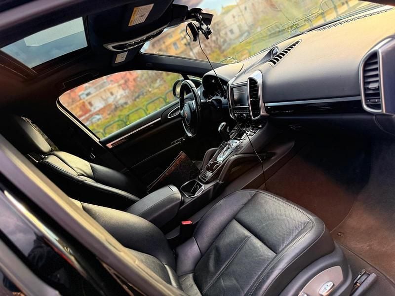 Gebraucht Porsche Cayenne 300 PS (220 kW) 2014 Schwarz SUV