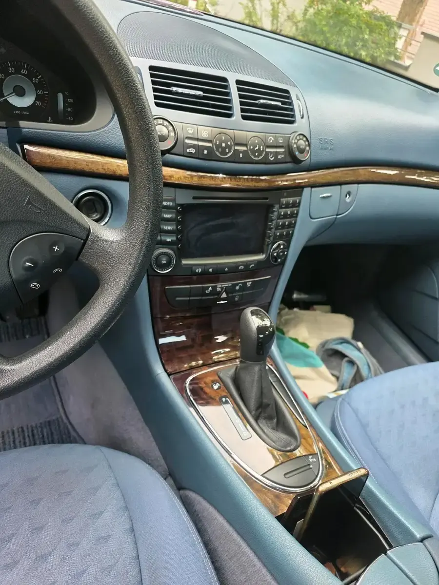 Gebraucht Mercedes E200 163 PS (119 kW) 2005 Grau Limousine