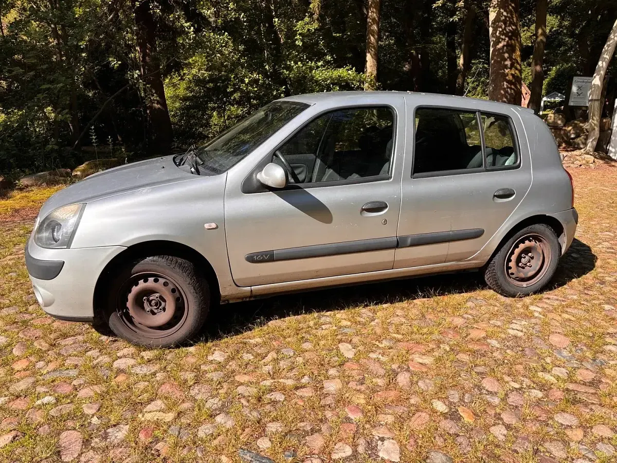Gebraucht Renault Clio 2005 Silber Kleinwagen
