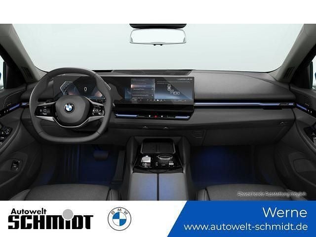 Gebraucht BMW 520 Sport Line 197 PS (144 kW) 2025 Blau Limousine