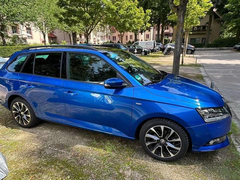 Blau Gebraucht 2021 Skoda Fabia Drive Kombi | 14.900 € (Guter Preis) - Bild 1/4
