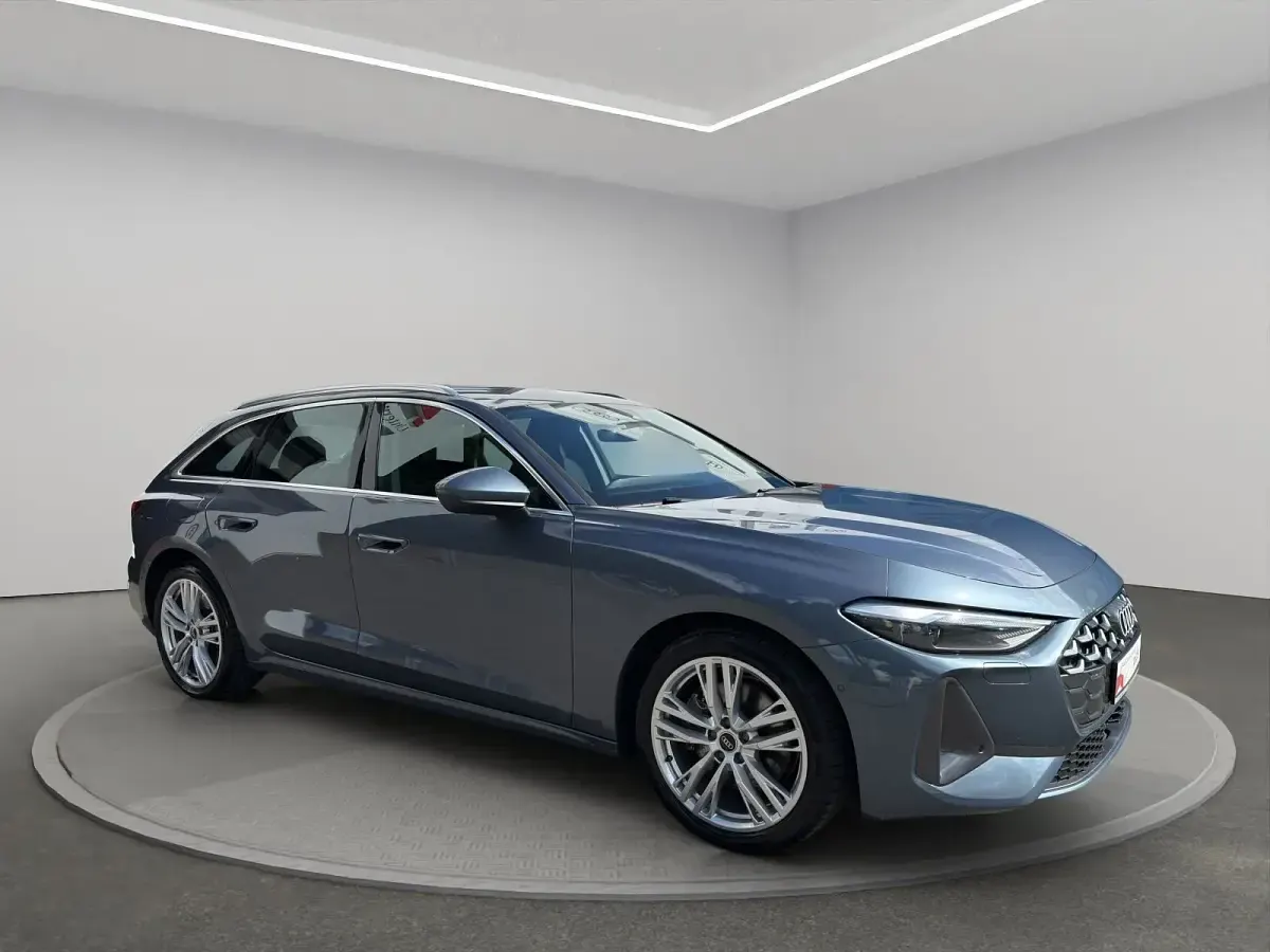 Gebraucht Audi A5 Sport 204 PS (150 kW) 2025 Horizontblau metallic Kombi
