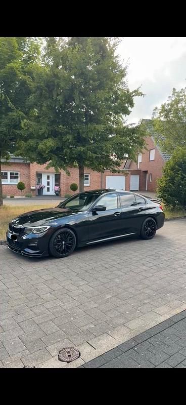 Gebraucht BMW 330 Performance 265 PS (194 kW) 2019 Schwarz Limousine