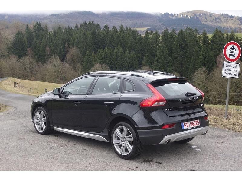 Gebraucht Volvo V40 CC You! 150 PS (110 kW) 2015 Schwarz Kombi