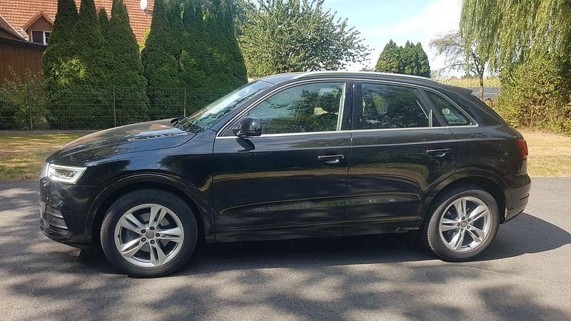 Schwarz Gebraucht 2015 Audi Q3 Ambiente SUV | 15.999 € (Fairer Preis) - Bild 1/4