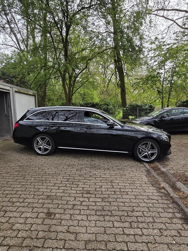 Gebraucht Mercedes E300 245 PS (180 kW) 2018 Schwarz Kombi