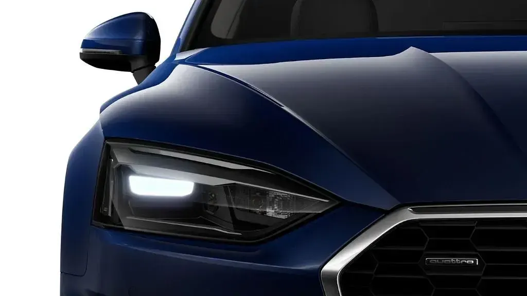 Gebraucht Audi A5 Sportback Basis 204 PS (150 kW) 2023 Navarrablau metallic Kleinwagen