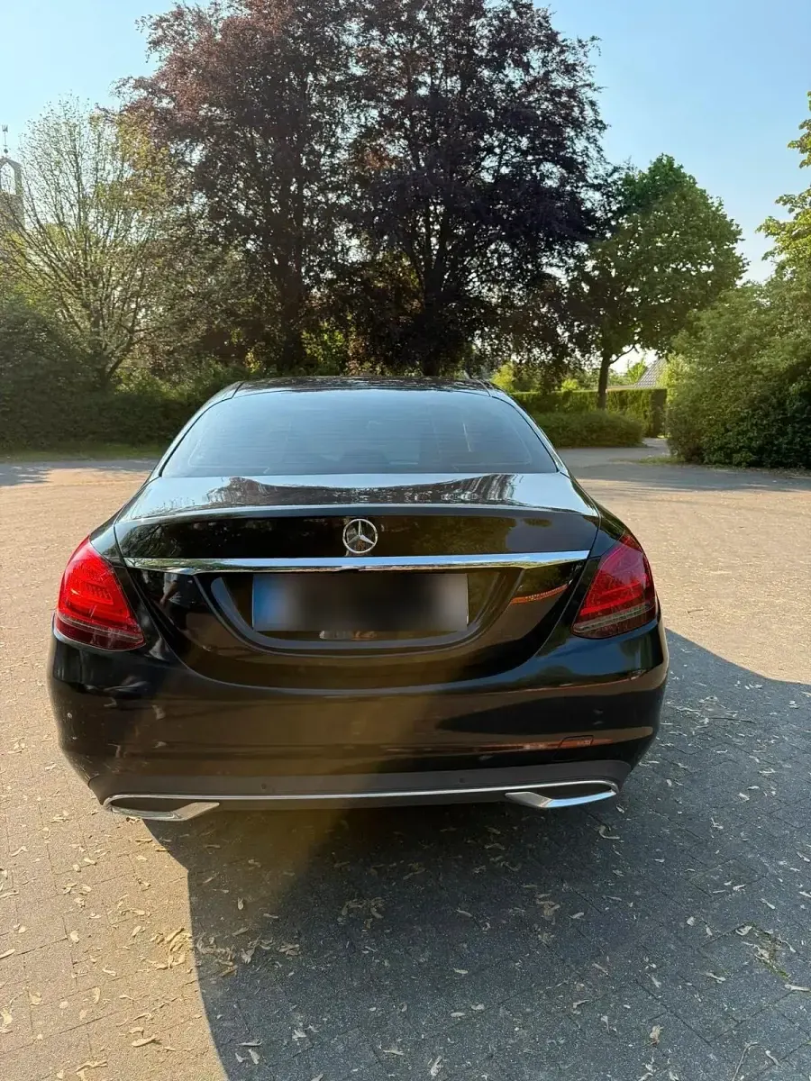 Gebraucht Mercedes 180 122 PS (89 kW) 2021 Schwarz Limousine