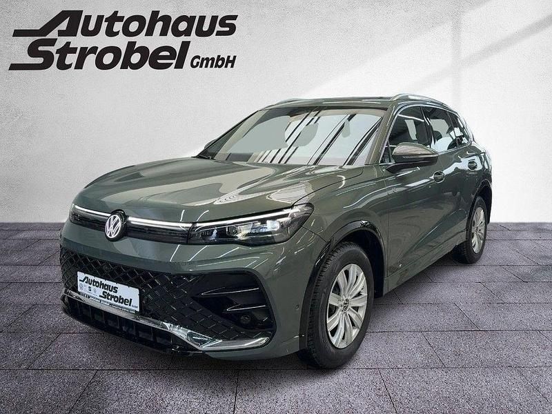Neu VW Tiguan R-line 150 PS (110 kW) 2026 Grün SUV