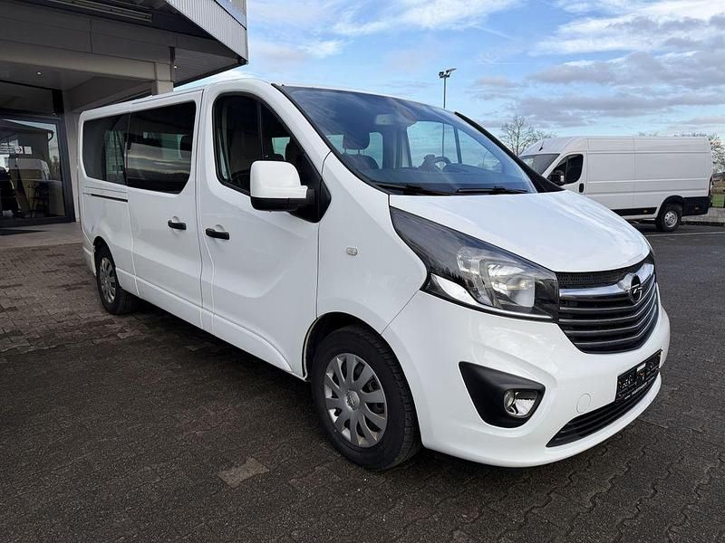 Gebraucht Opel Vivaro 145 PS (106 kW) 2015 Weiß Van / Kleinbus