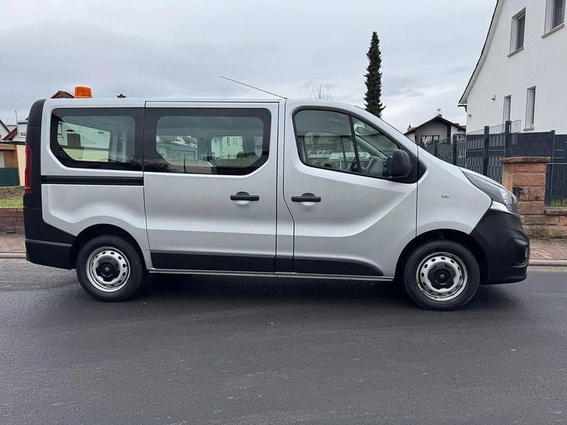 Gebraucht Opel Vivaro 95 PS (69 kW) 2018 Grau Van / Kleinbus