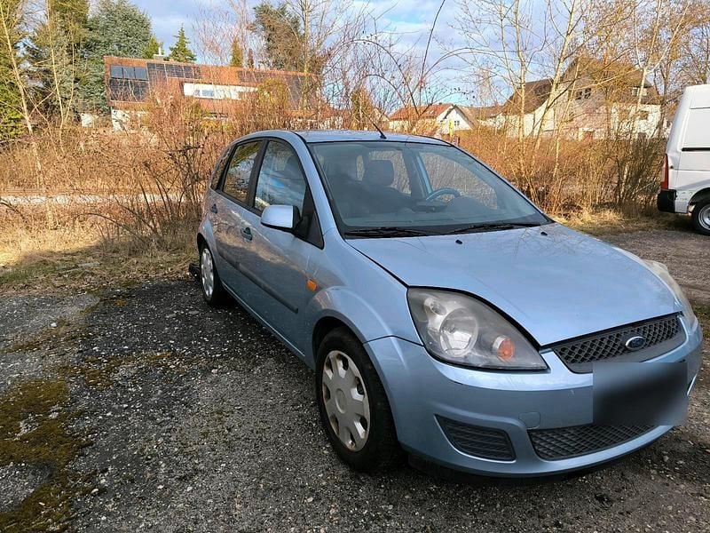 Gebraucht Ford Fiesta 101 PS (74 kW) 2007 Blau Kleinwagen