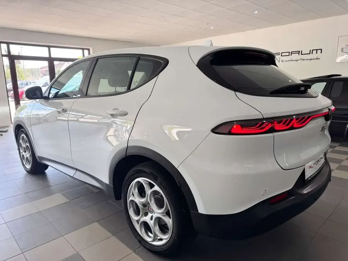 Gebraucht Alfa Romeo Tonale Super 131 PS (96 kW) 2023 Weiß SUV