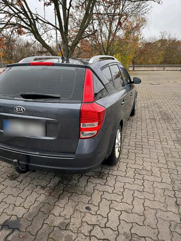 Gebraucht Kia Ceed 116 PS (85 kW) 2011 Grau Kleinwagen