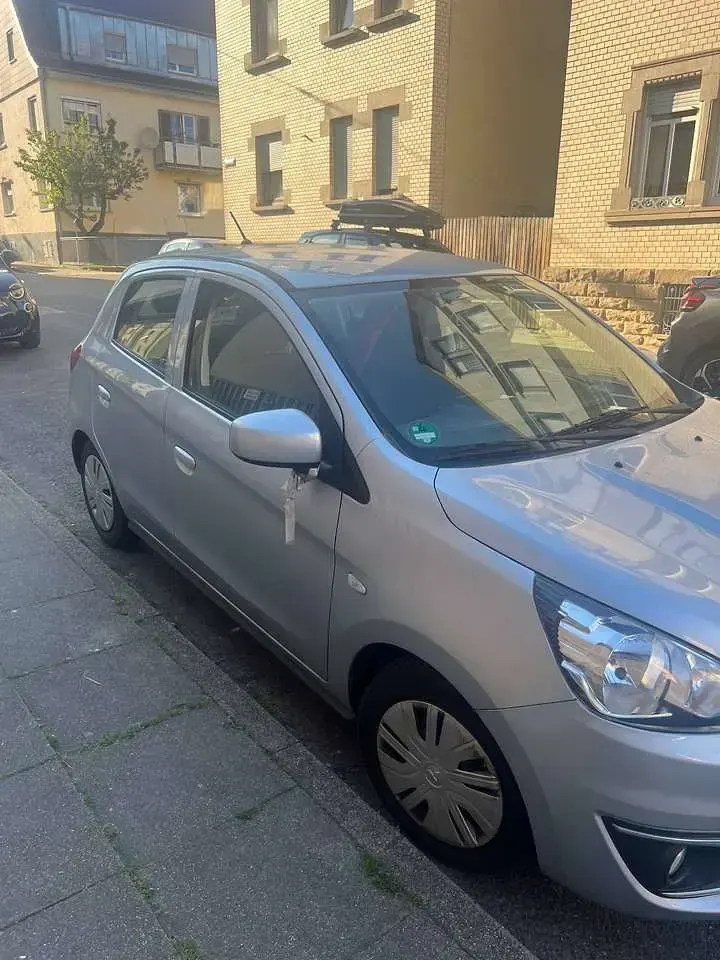 Gebraucht Mitsubishi Space Star 71 PS (52 kW) 2018 Silber Kleinwagen