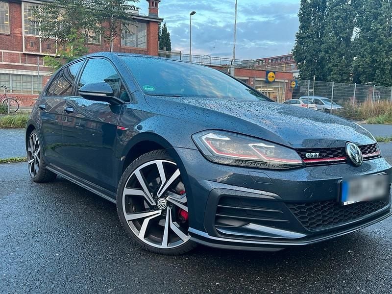 Gebraucht VW Golf VII GTI 230 PS (169 kW) 2018 Grau Kleinwagen