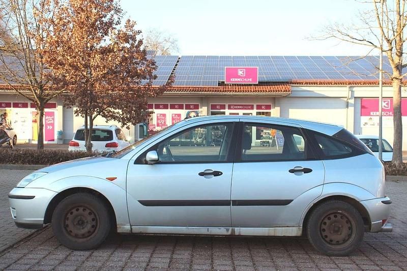 Gebraucht Ford Focus 101 PS (74 kW) 2002 Silber Limousine