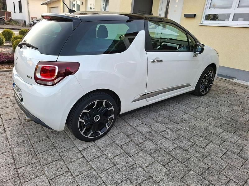 Gebraucht Citroën DS3 110 PS (80 kW) 2019 Weiß Kleinwagen