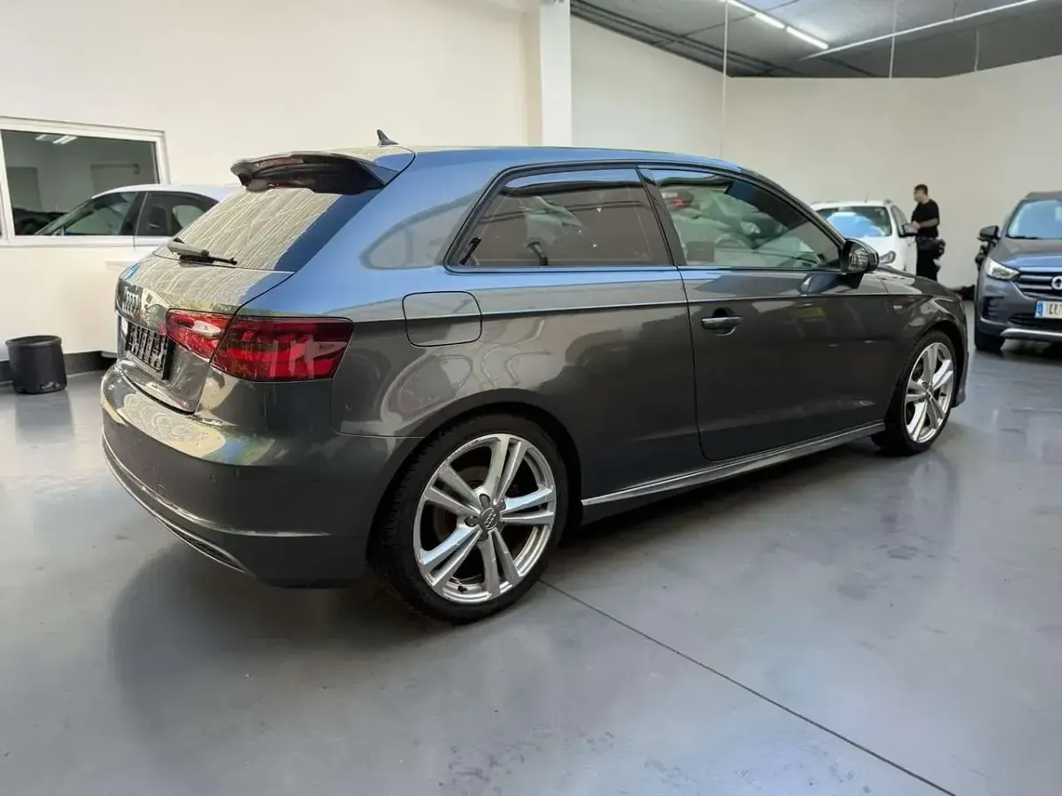 Używany Audi A3 S-Line 150 KM (110 kW) 2014 Szary Sedan/Limuzyna
