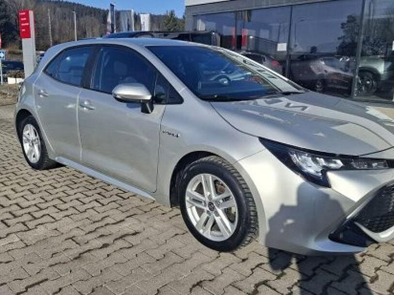 Gebraucht Toyota Corolla Business Edition 122 PS (89 kW) 2020 Silber Limousine