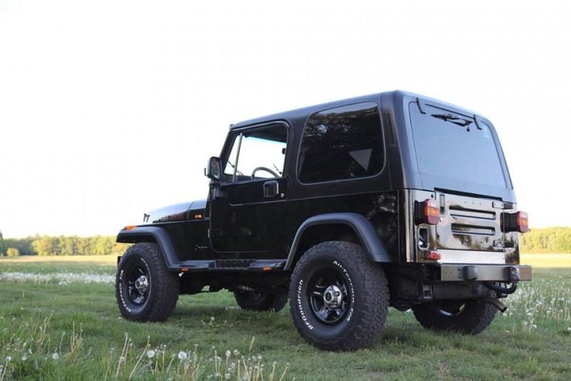 Gebraucht Jeep Wrangler 103 PS (75 kW) 1990 Schwarz SUV