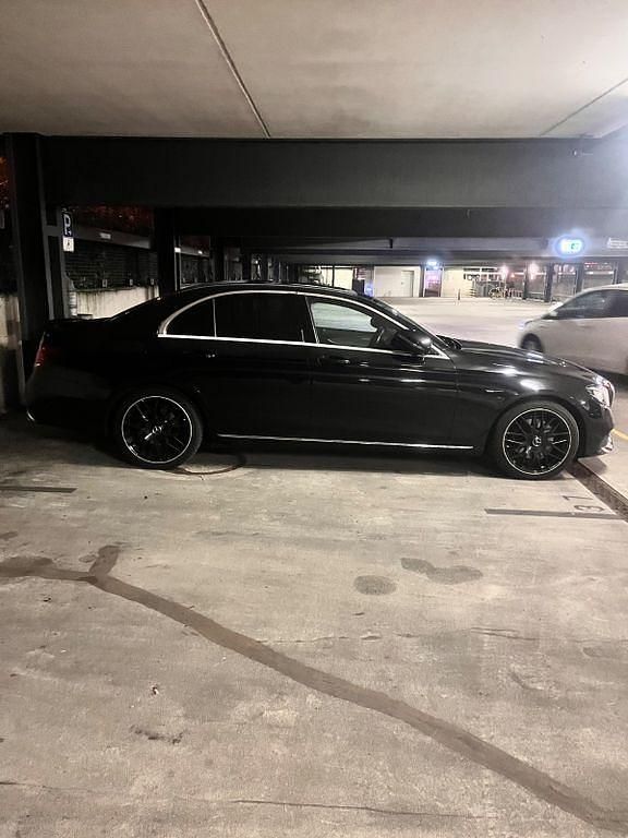 Gebraucht Mercedes E200 Avantgarde 184 PS (135 kW) 2016 Schwarz Limousine