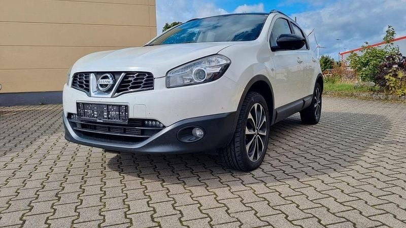 Weiß Gebraucht 2013 Nissan Qashqai 360º SUV | 6.999 € (Guter Preis) - Bild 1/4
