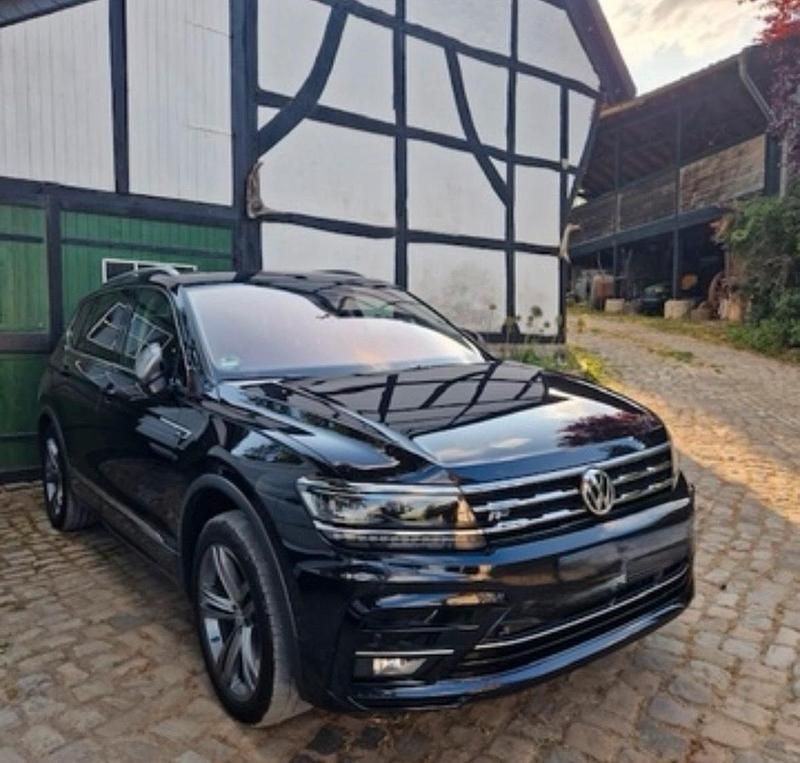 Schwarz Gebraucht 2020 VW Tiguan Allspace SUV | 22.000 € (Fairer Preis) - Bild 1/4