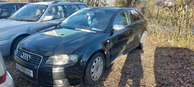 Schwarz Gebraucht 2003 Audi A3 Ambition Limousine | 1.500 € (Etwas zu teuer) - Bild 1/4