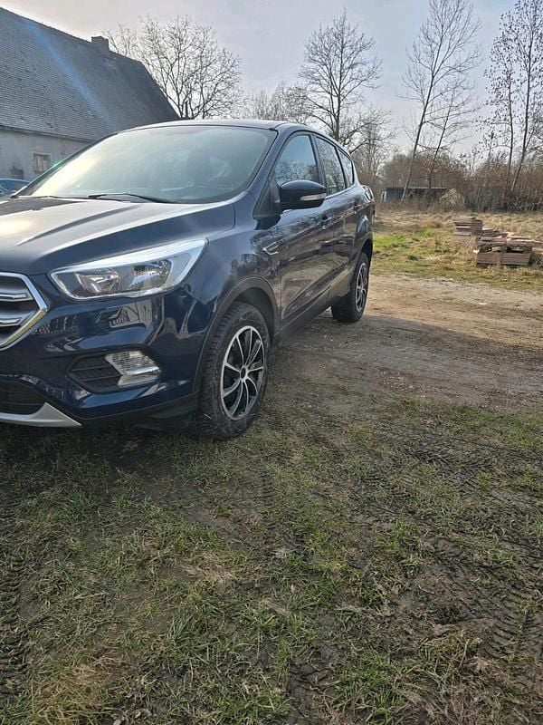 Gebraucht Ford Kuga 150 PS (110 kW) 2019 Blau SUV
