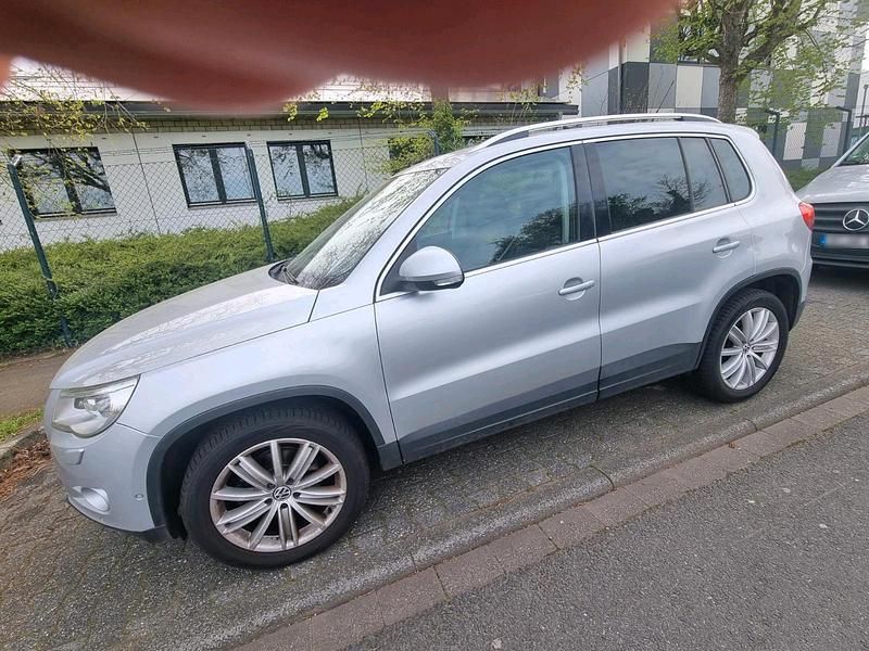 Gebraucht VW Tiguan 122 PS (89 kW) 2008 Silber SUV