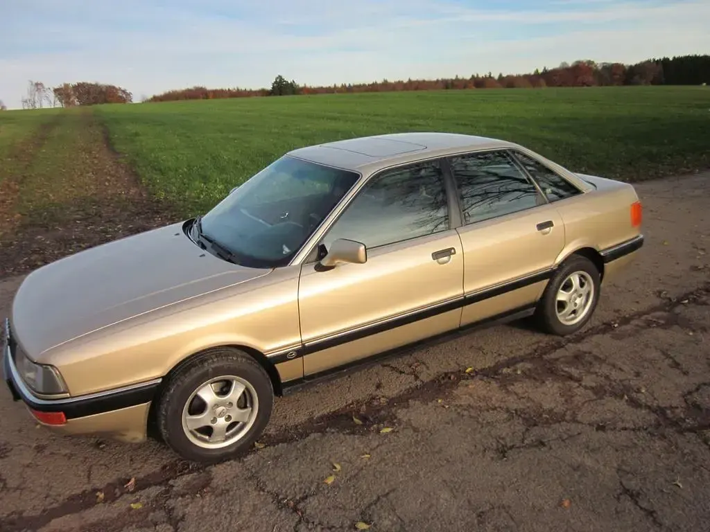 Używany Audi 80 116 KM (85 kW) 1990 Beżowy Sedan/Limuzyna