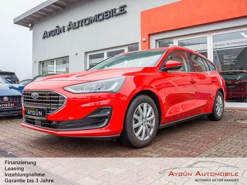 Rot Gebraucht 2023 Ford Focus Titanium Limousine | 17.995 € (Superpreis) - Bild 1/4