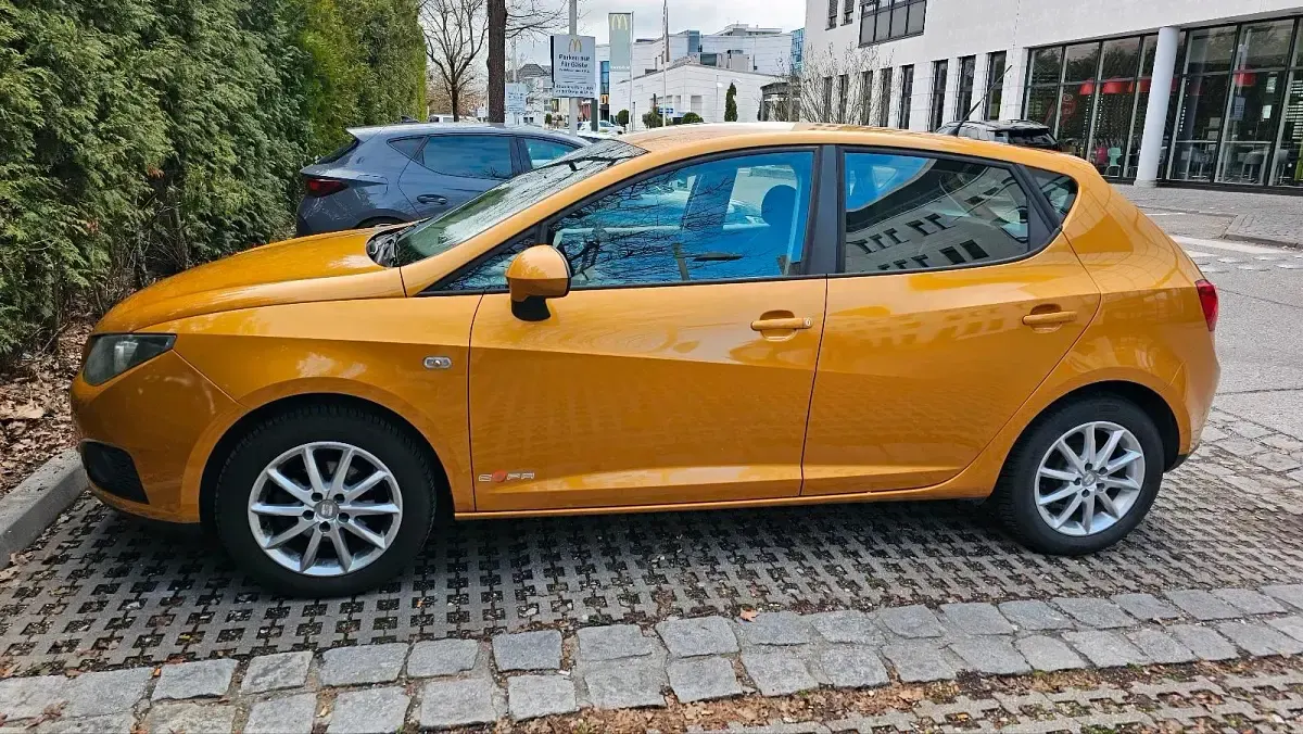 Second-hand Seat Ibiza 86 CP (63 kW) 2012 Auriu Berlinǎ