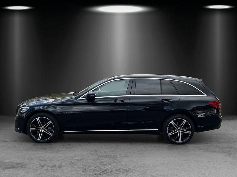 Gebraucht Mercedes C300e 194 PS (142 kW) 2021 Schwarz Limousine