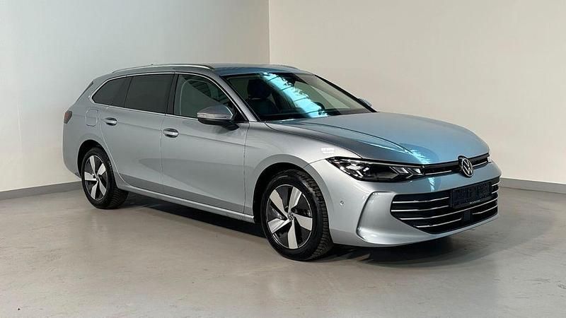 Gebraucht VW Passat IQ Drive 150 PS (110 kW) 2024 Silber Kombi
